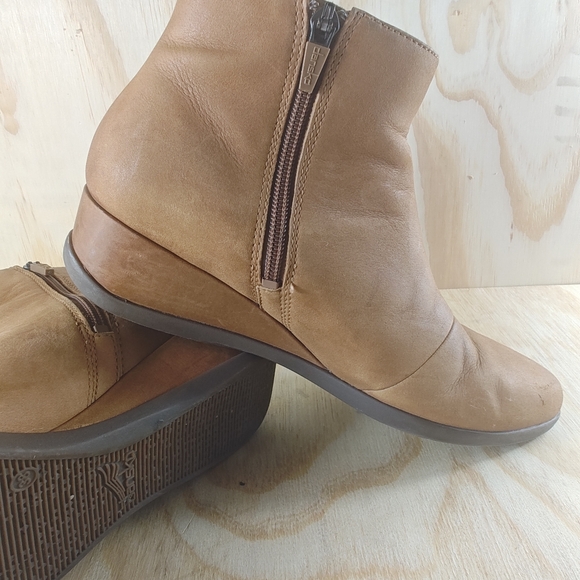 Dansko Wedge Bootie Womens Serenity Bootie Brown Leather Comfort Waterproof 38 - Picture 7 of 14